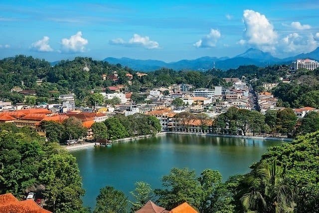 Kandy Lake